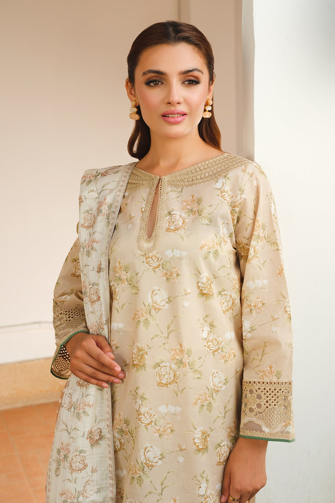 EMBROIDERED  LAWN UF-655