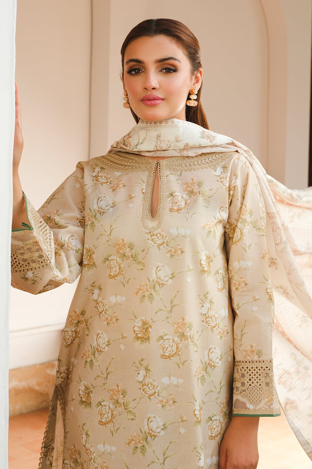 EMBROIDERED  LAWN UF-655