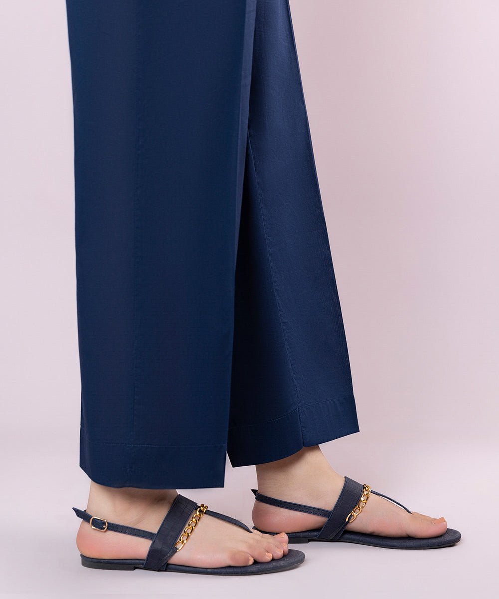 Textured Lawn Straight Pants