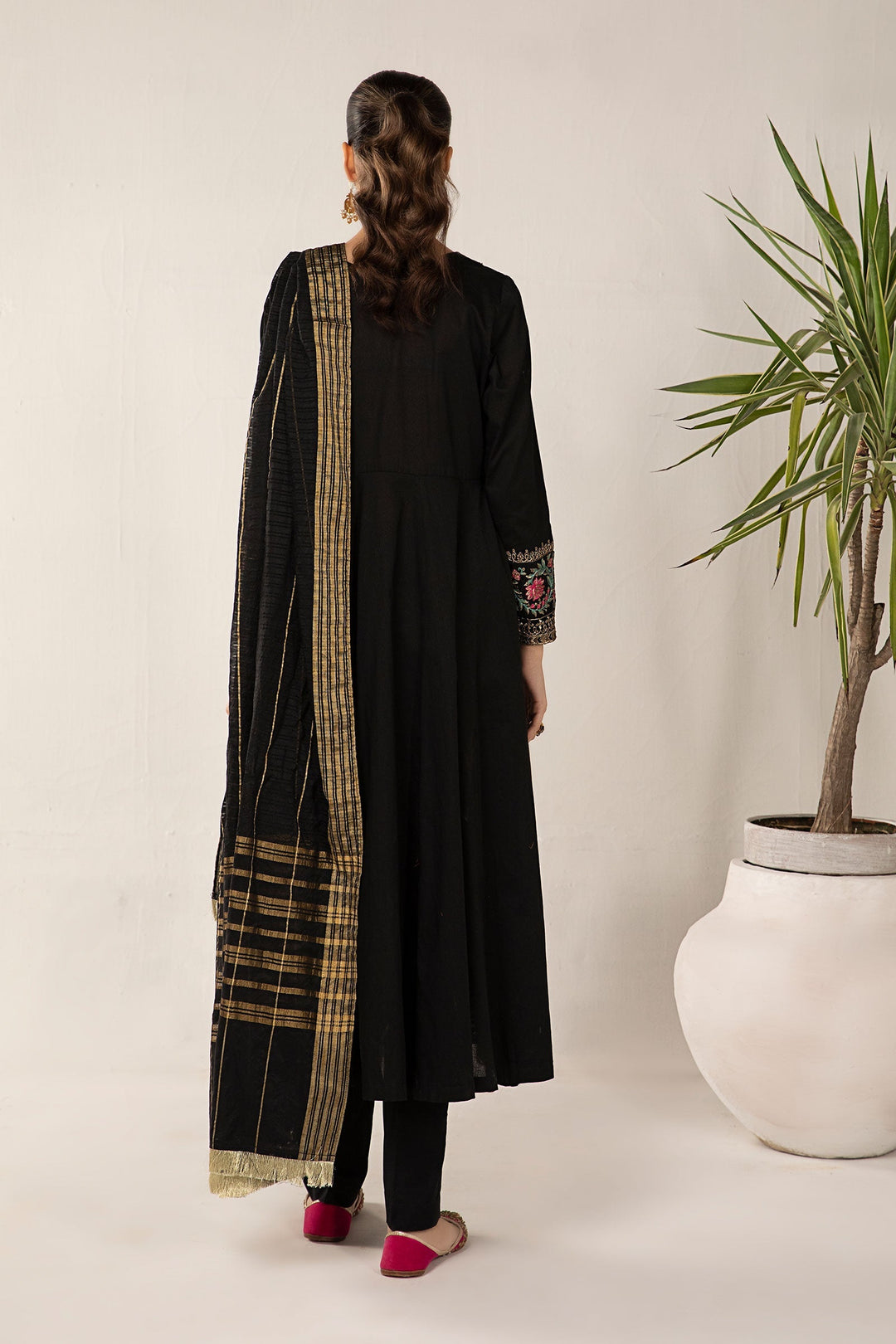 3 PIECE EMBROIDERED LAWN SUIT | DW-EF24-115