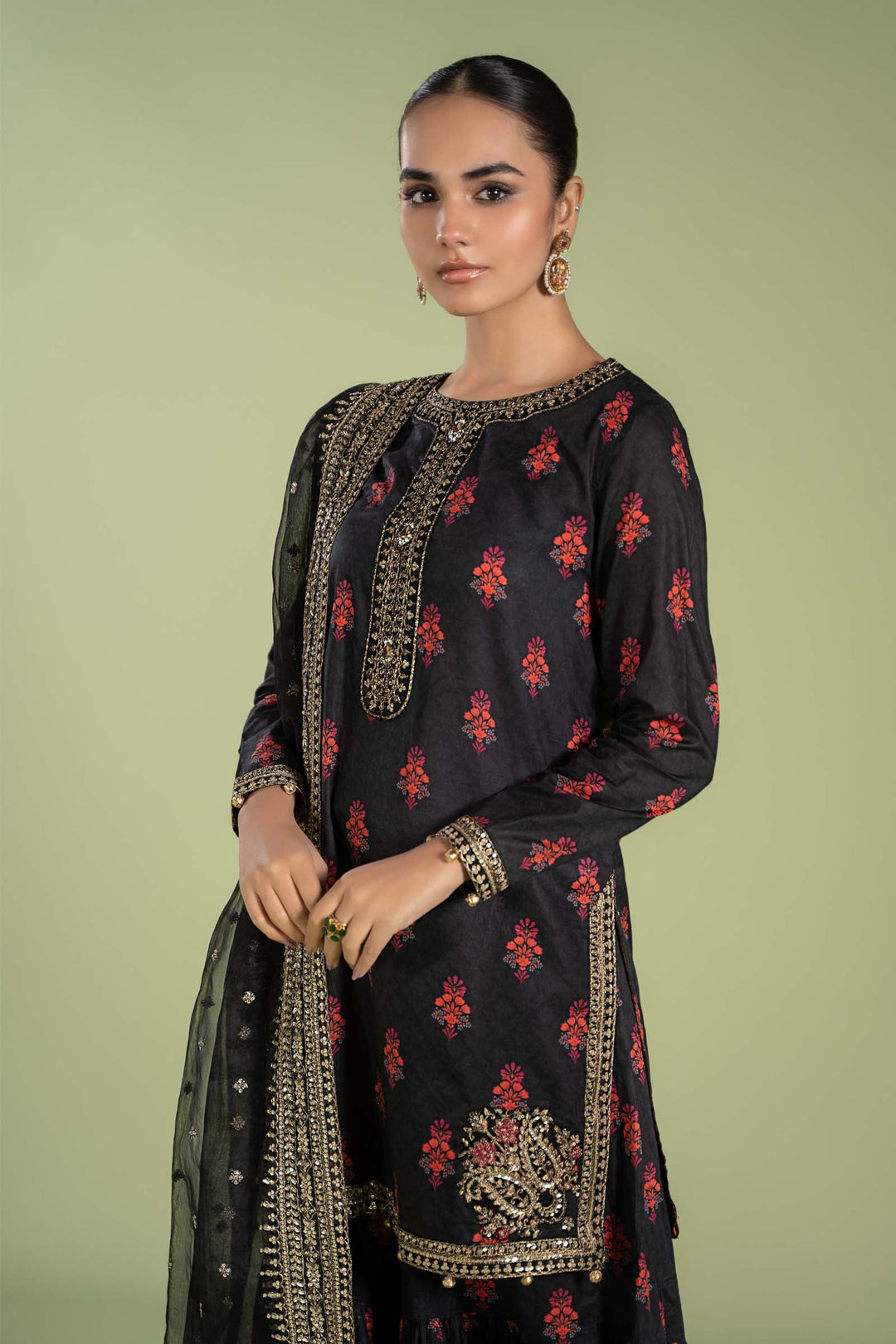 3 PIECE EMBROIDERED LAWN SUIT | DW-EF24-77