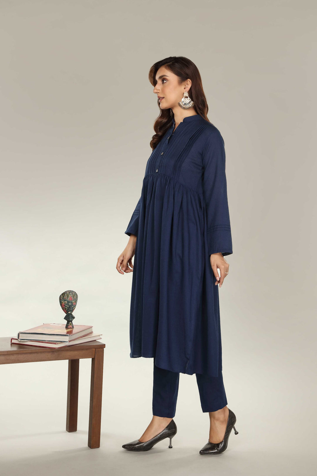 PLEATED BLUE I (BB8498)