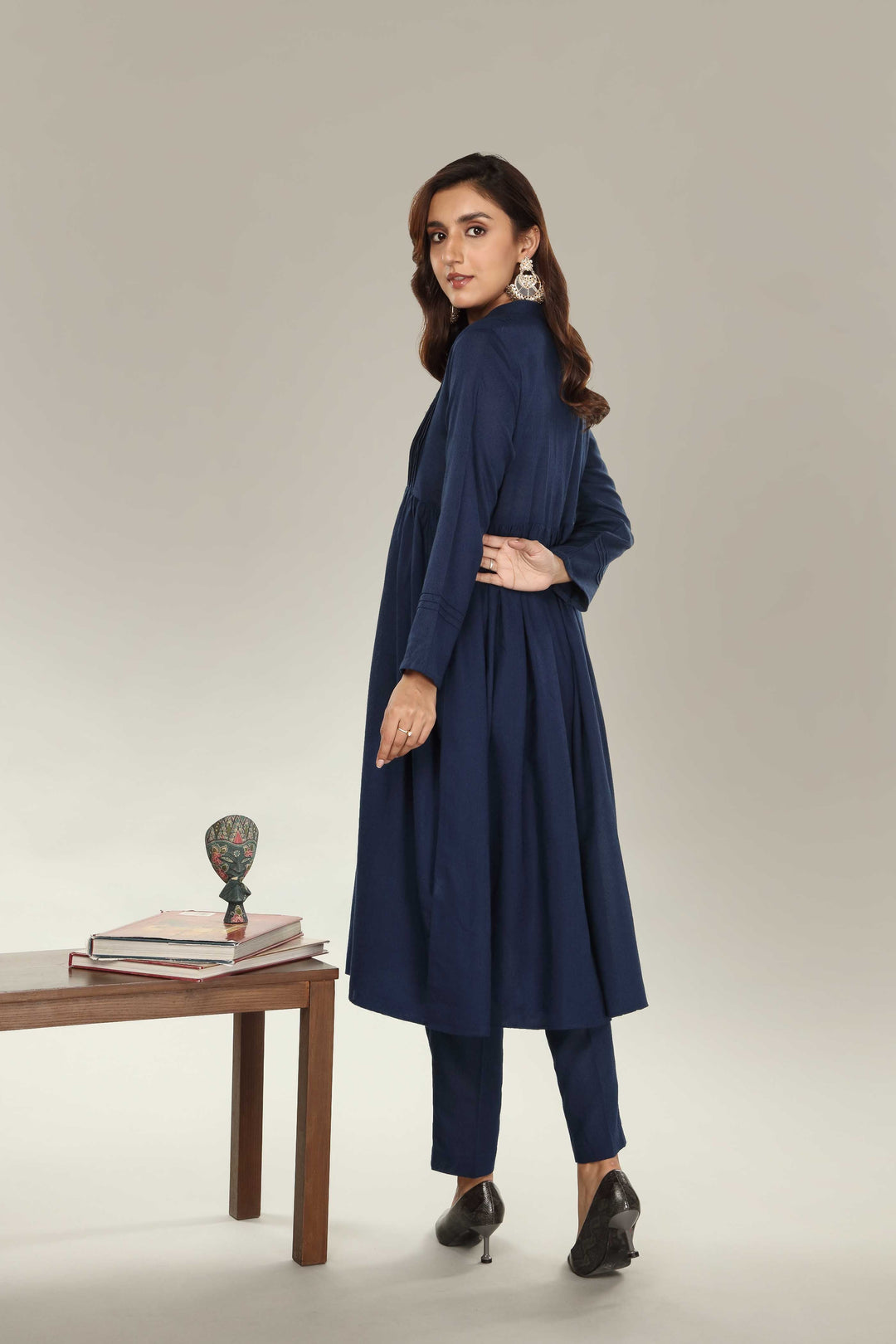 PLEATED BLUE I (BB8498)