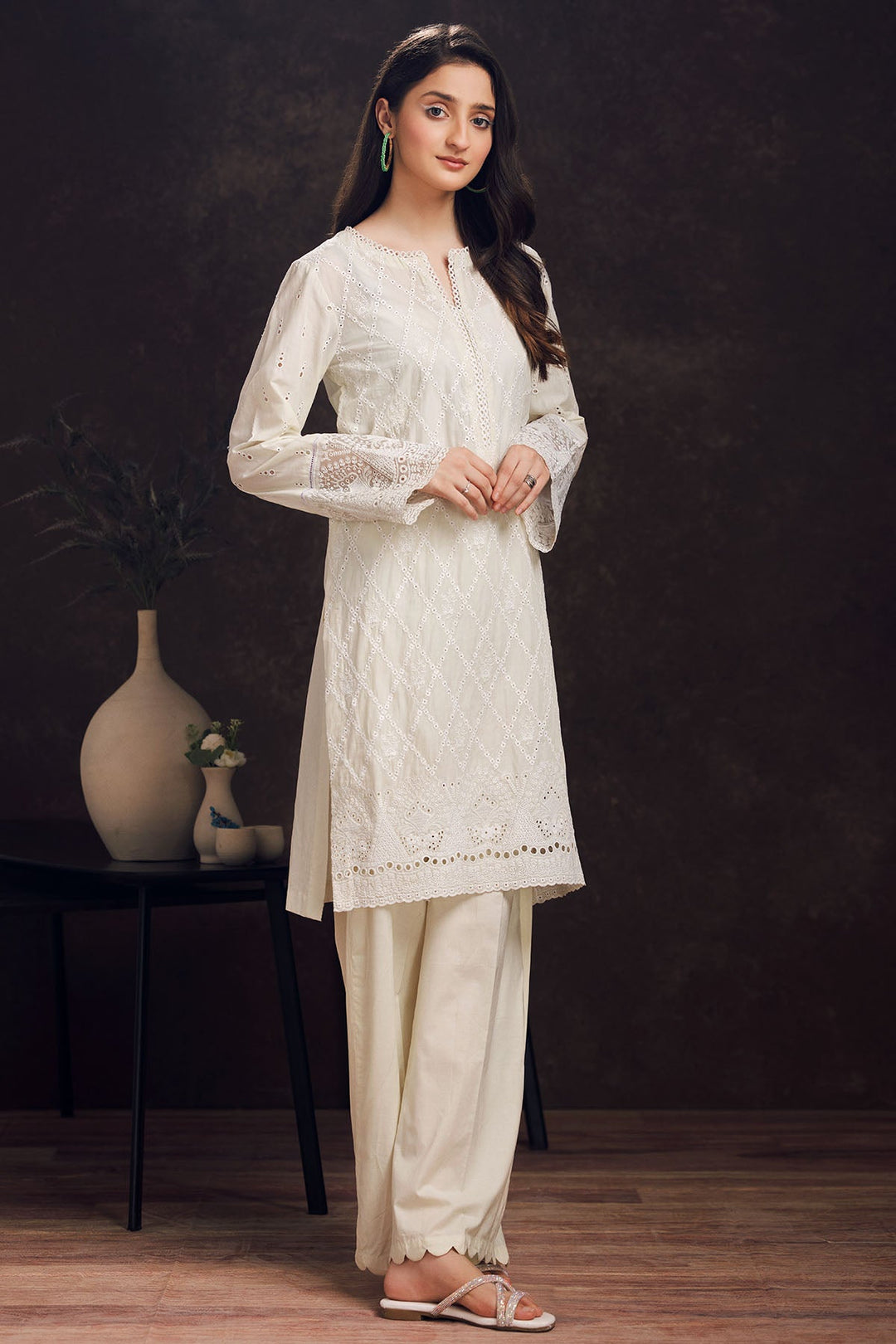 3992-ELELINE EMBROIDERED LAWN STITCHED