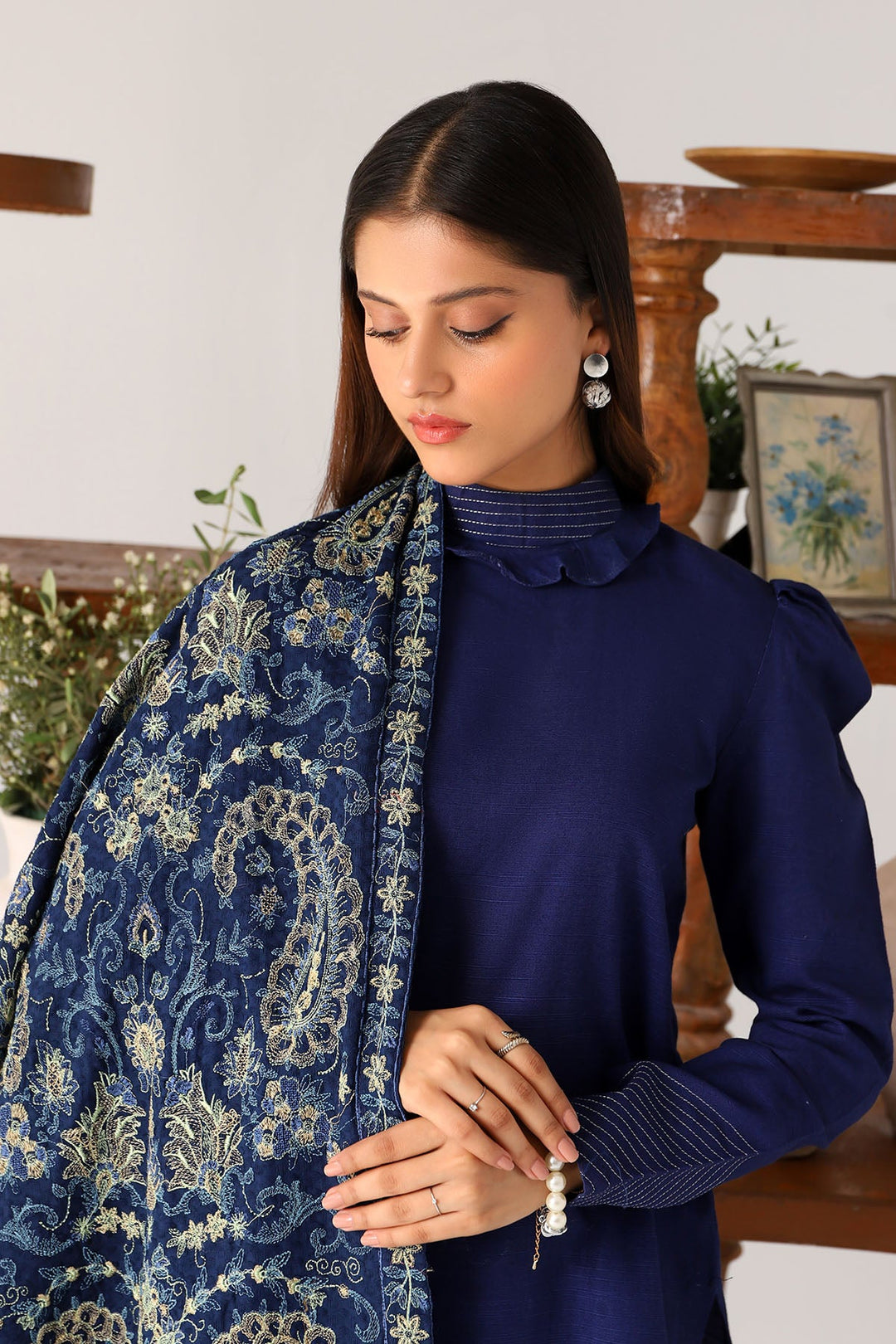 4213-NURAY EMBROIDERED KHADDAR SHAWL