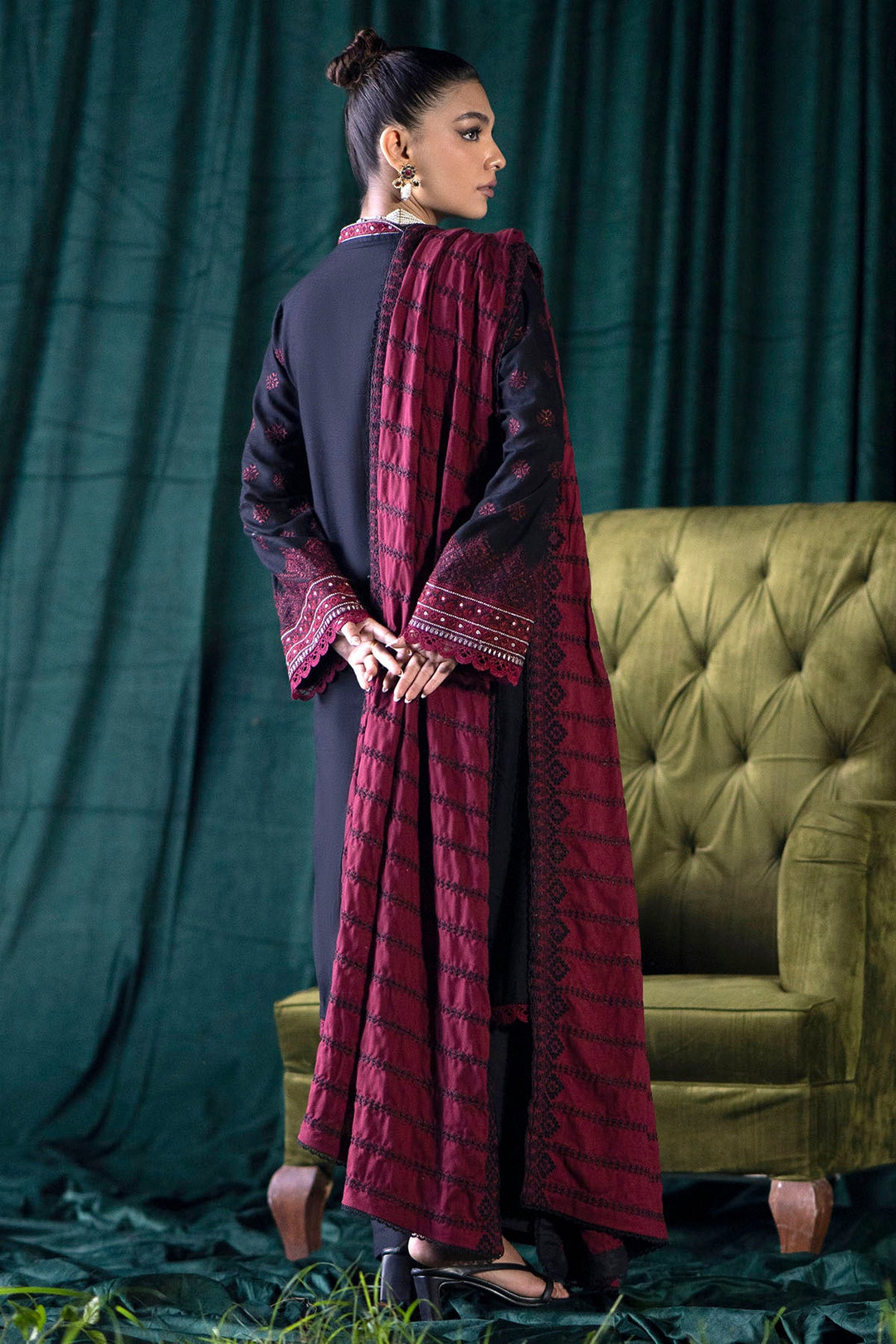4353-PETRA EMBROIDERED KHADDAR STITCHED
