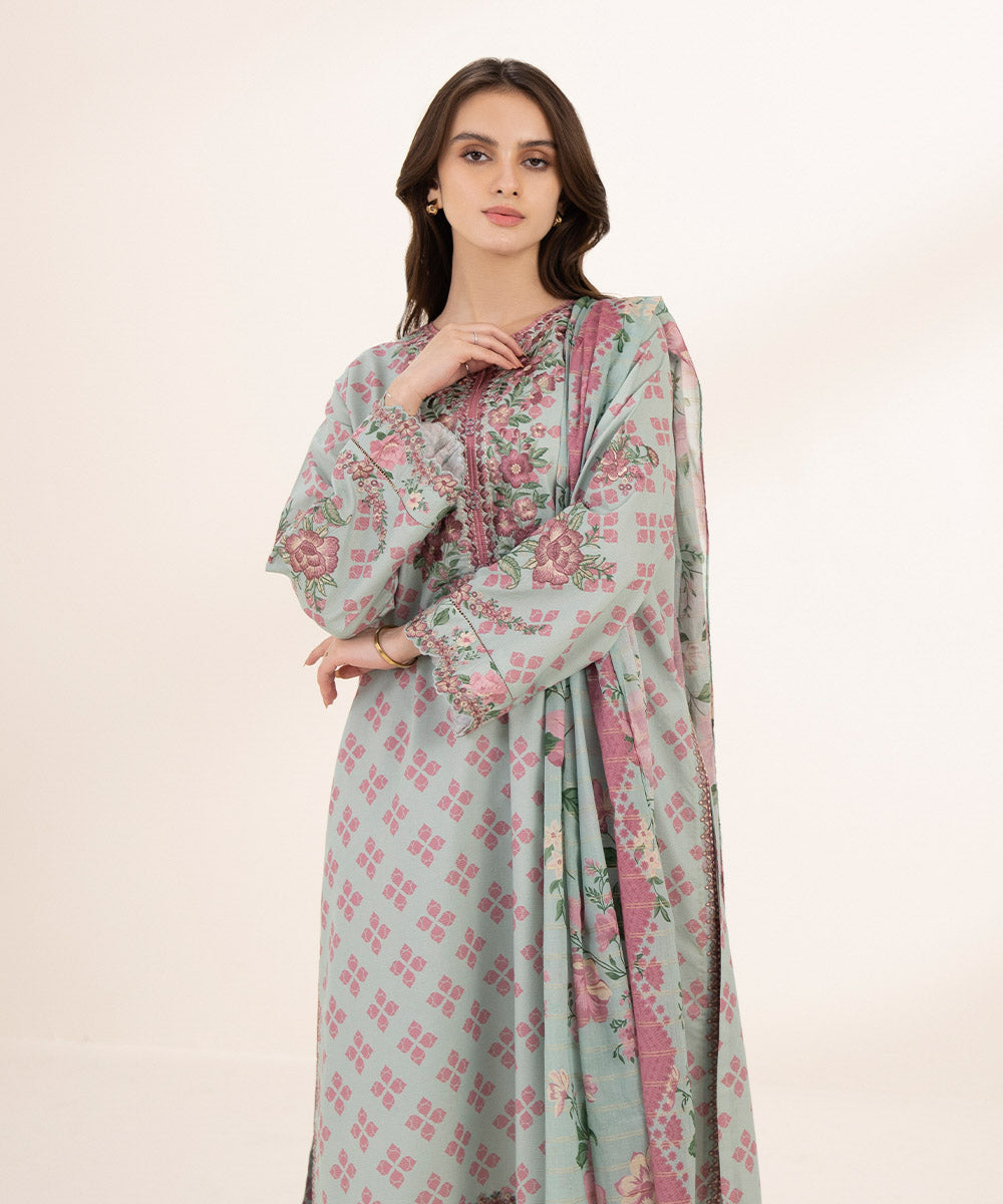 3 Piece - Embroidered Zari Lawn Suit